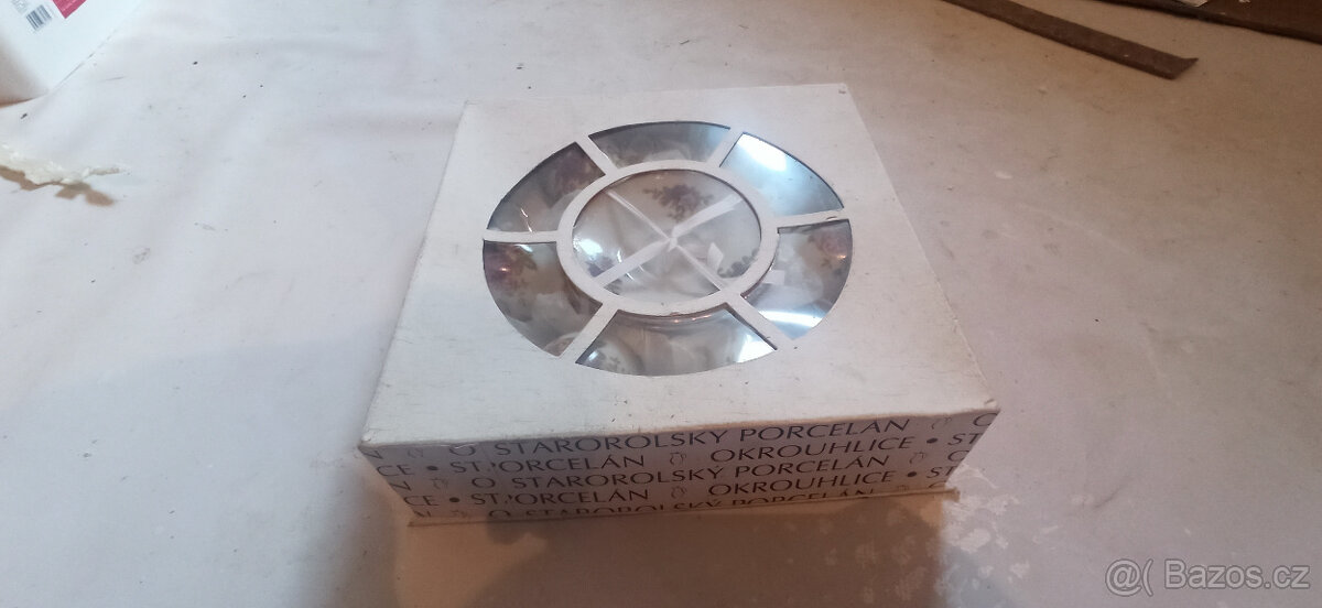 Starorolský porcelán.Nová nepoužitá sada hrníčků na kávu neb