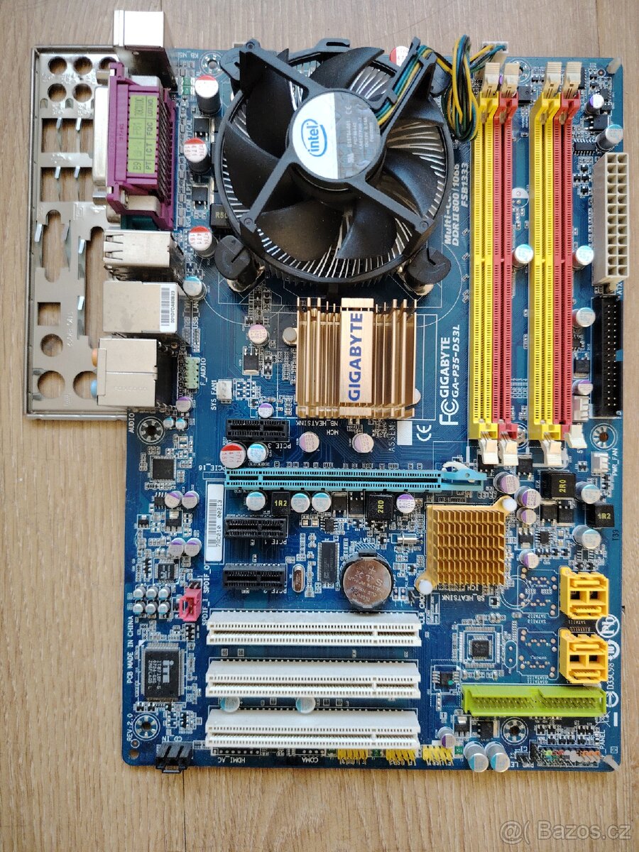 Deska Gigabyte s procesorem