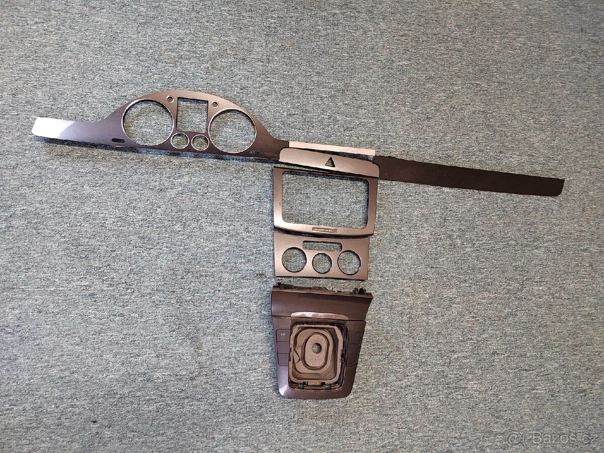 Dekor palubky Passat B6 vzor carbon