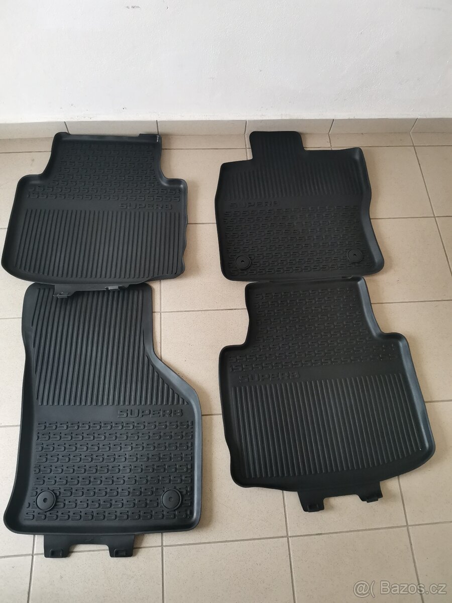 Prodám gumové koberečky superb 3