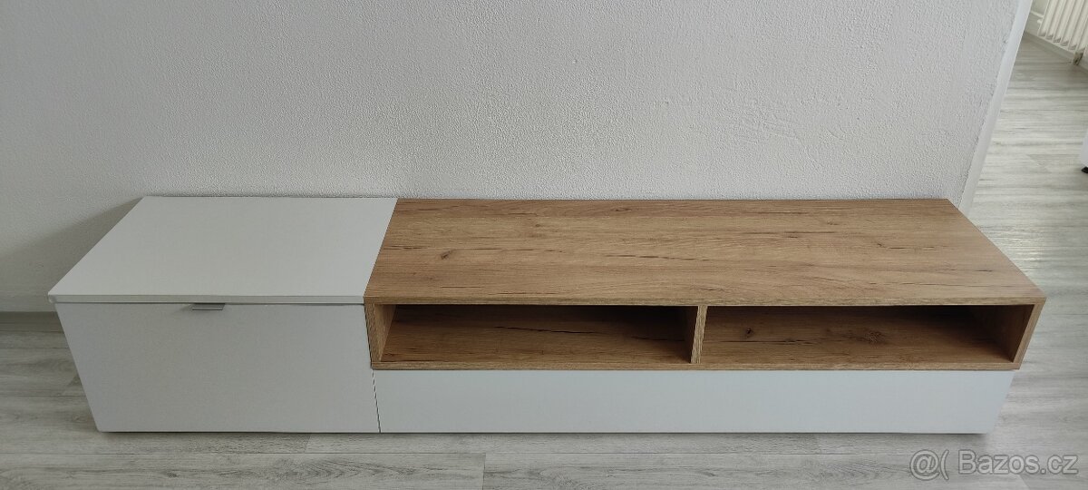 Skříňka pod TV