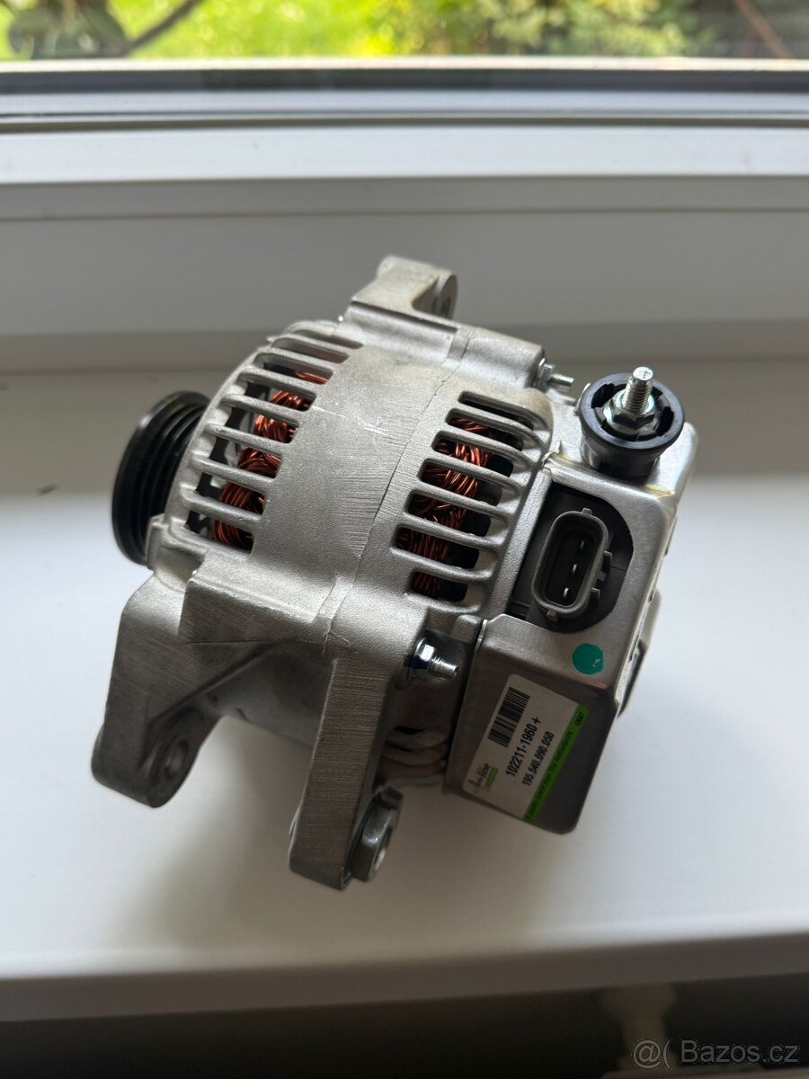Alternátor Denso 102211-1960
