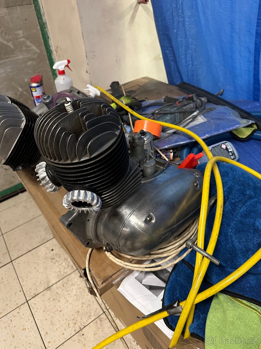 Jawa 250/353 Motor