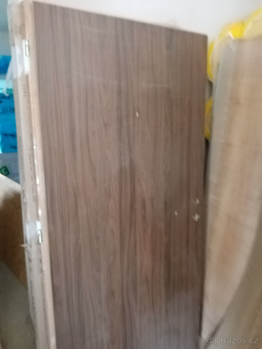 Prodám protipožární dveře 90 cm , pravé