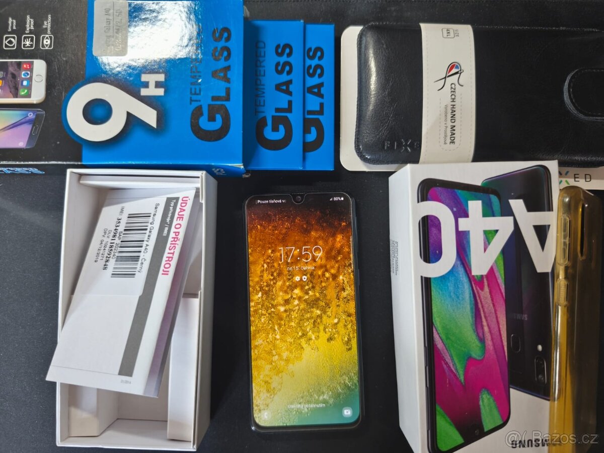 Samsung Galaxy A40 4GB/64GB - top stav, plně funkční