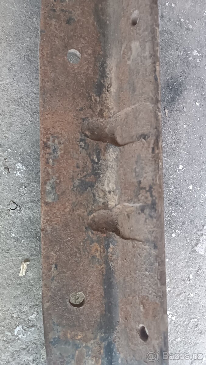 Tatra 30,52, zadní nosník
