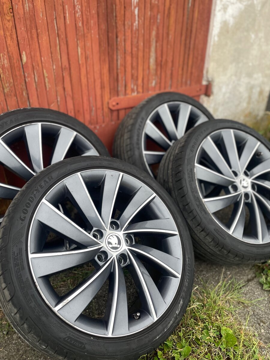 Original Alu kola Škoda Pegasus R18