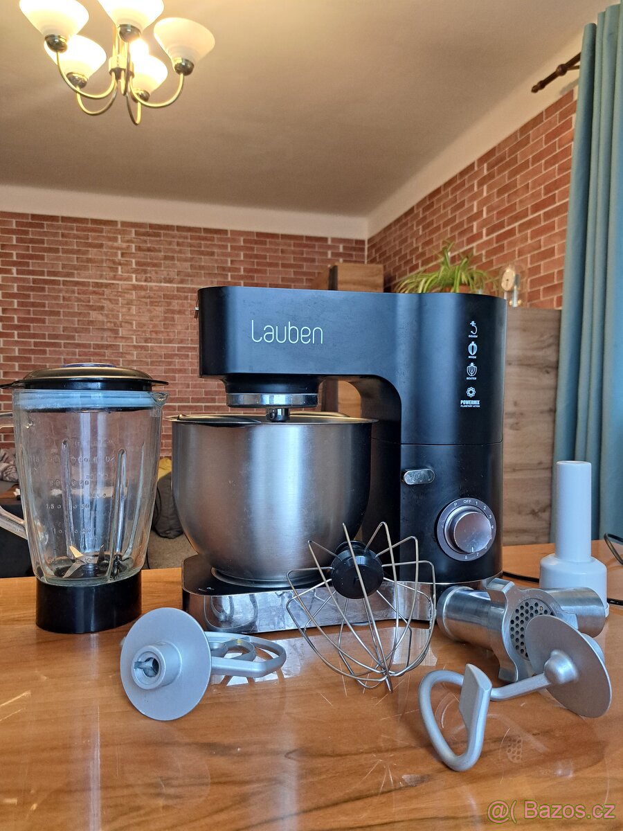 Kuchyňský robot LAUBEN
