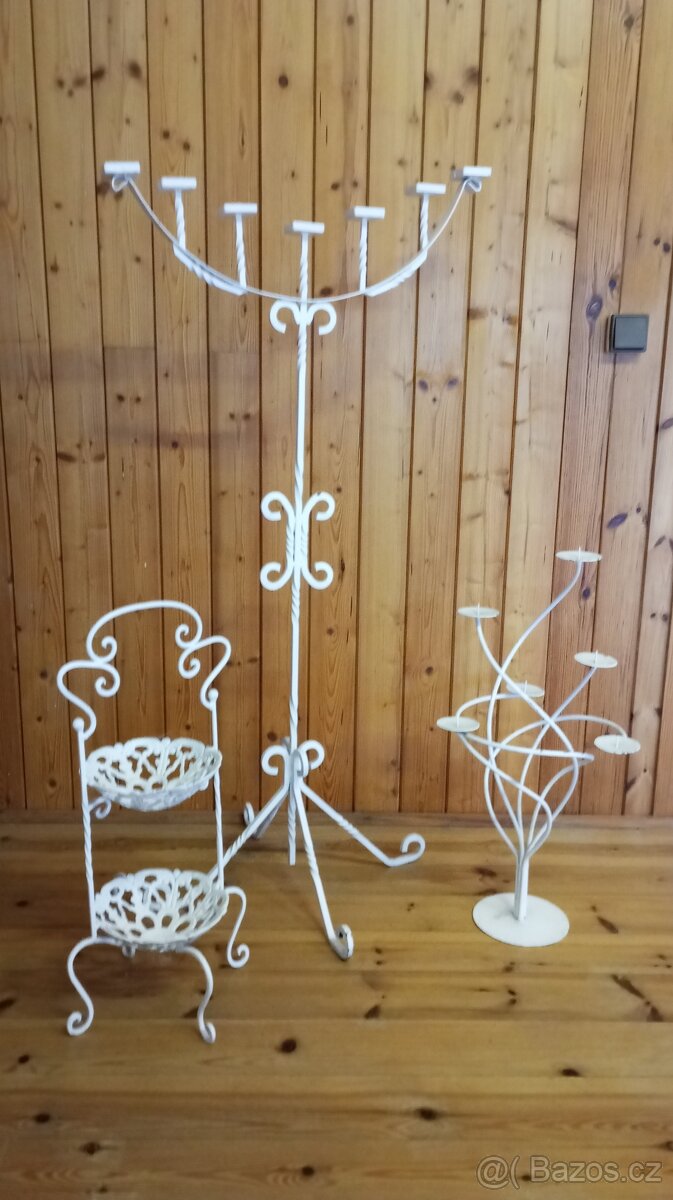 Vysoký kovový svícen 140 cm