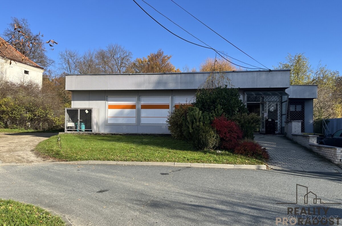 Pronájem obchodu 201 m2 v Tulešicích, obchod sklady rampa Tu