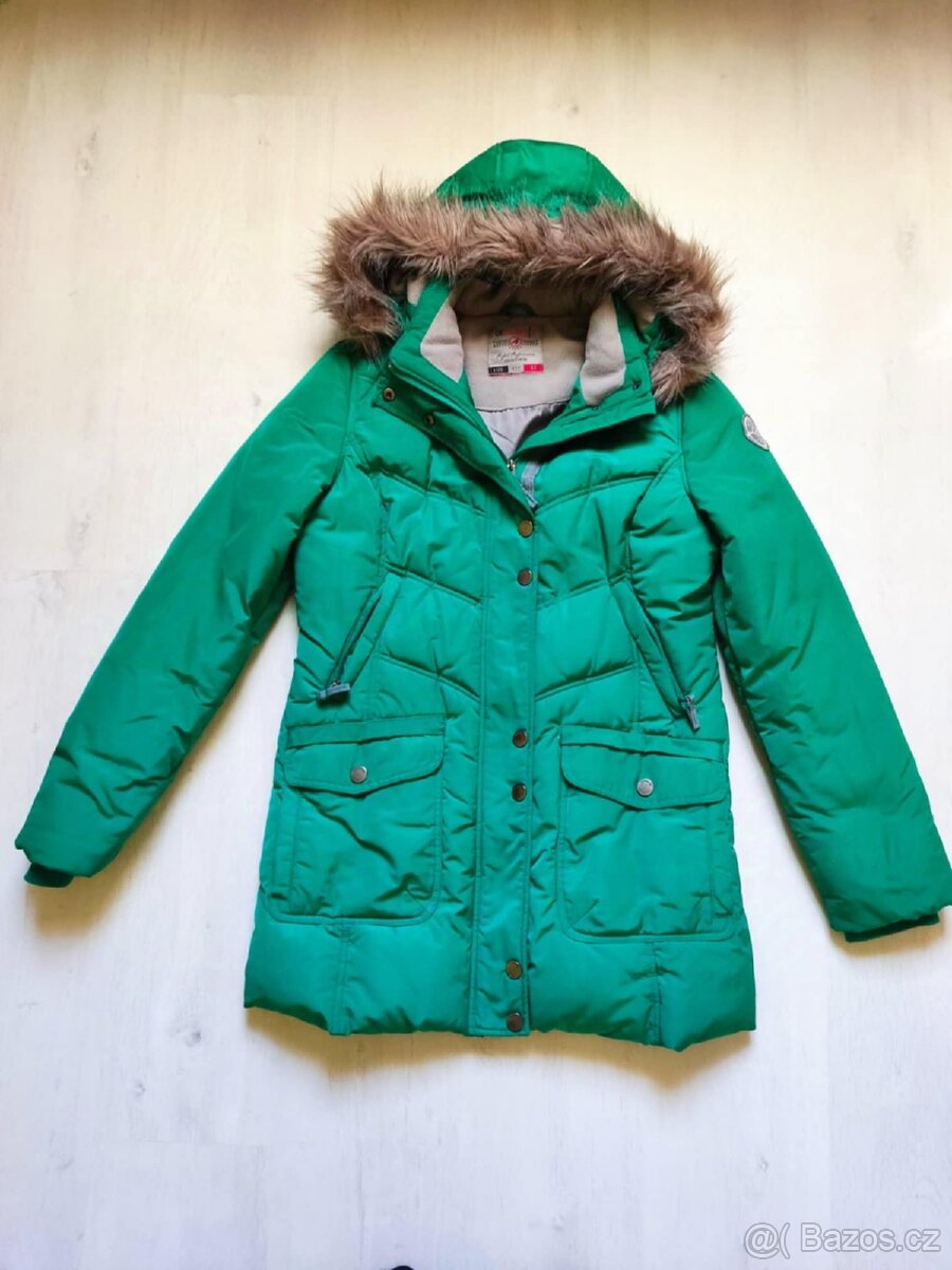 Dámská zelená zimní bunda.