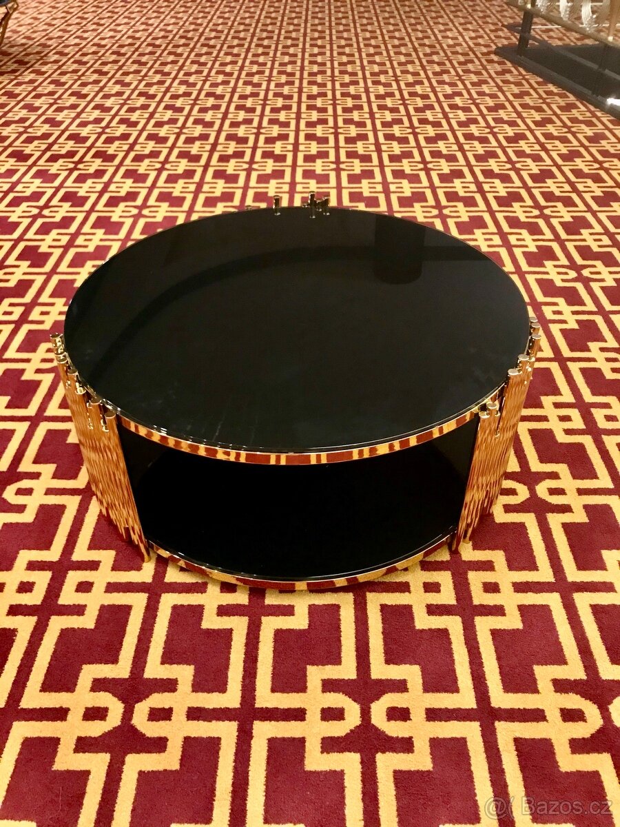 Luxusní konferenční stůl