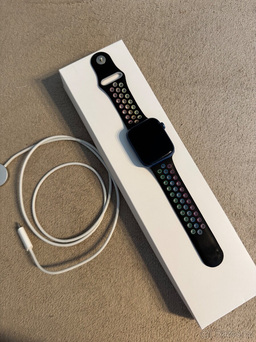 Hodinky Apple Watch 7