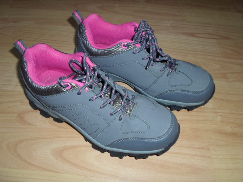 Boty, botasky - velikost 35