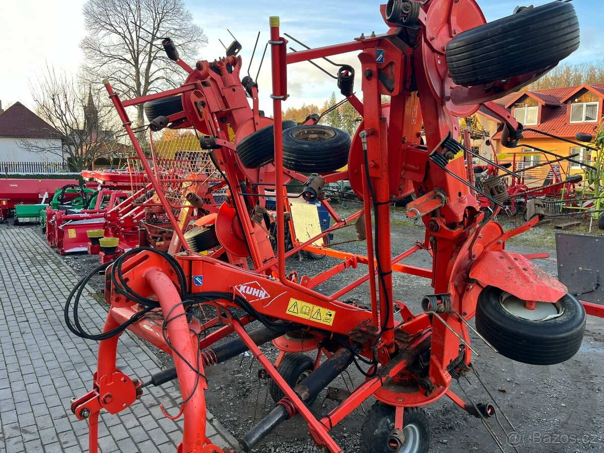 Obraceč sena, píce KÜHN GF 7702