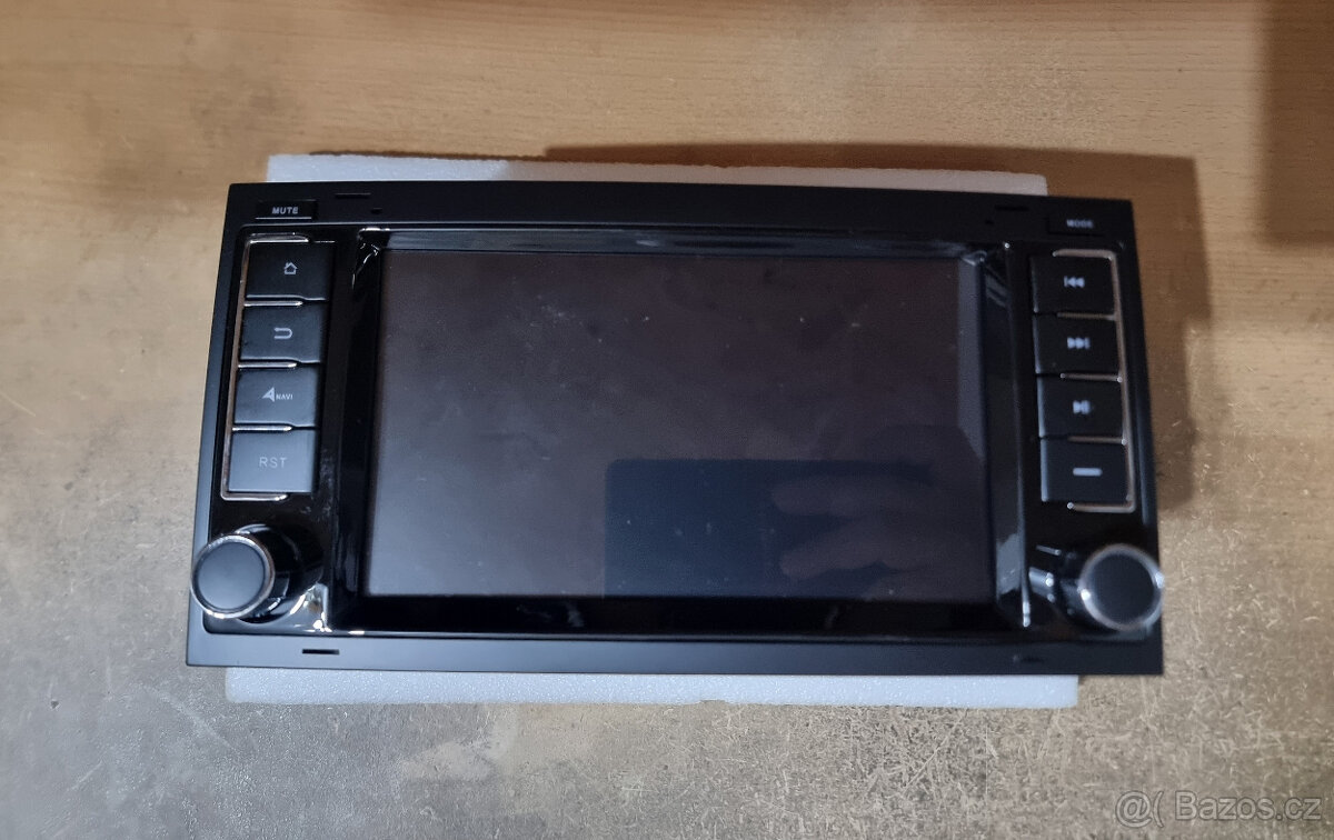 VW Touareg, Multivan, Caravelle 2DIN rádio s GPS
