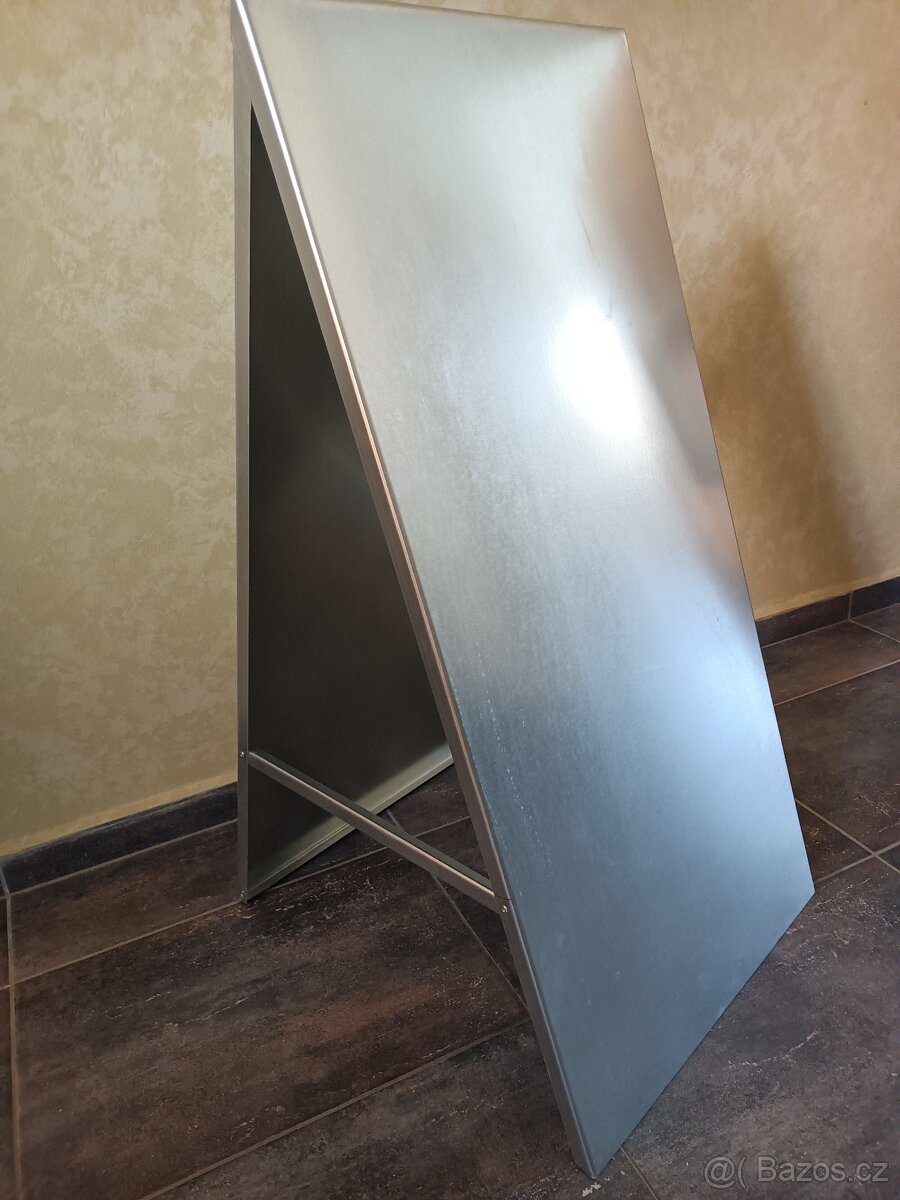 Odolné reklamní "A" tabule.