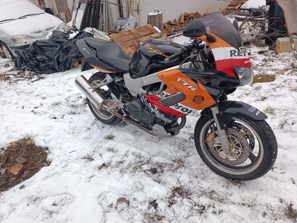 Prodám Honda VTR 1000F Repsol