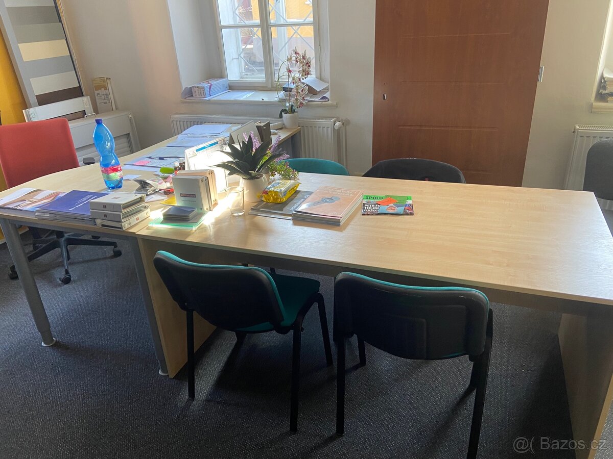 Kancelářský nábytek