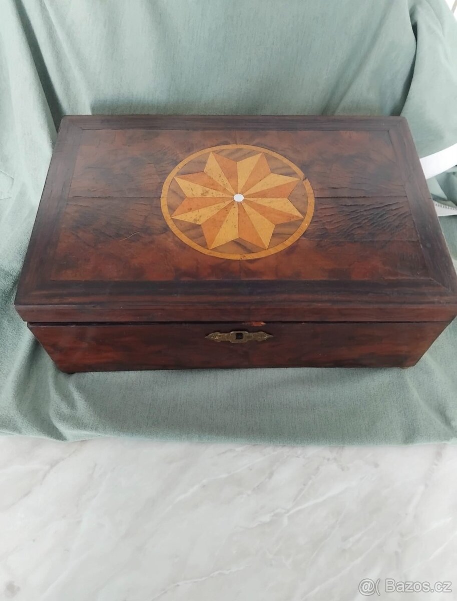 Starožitná šperkovnice