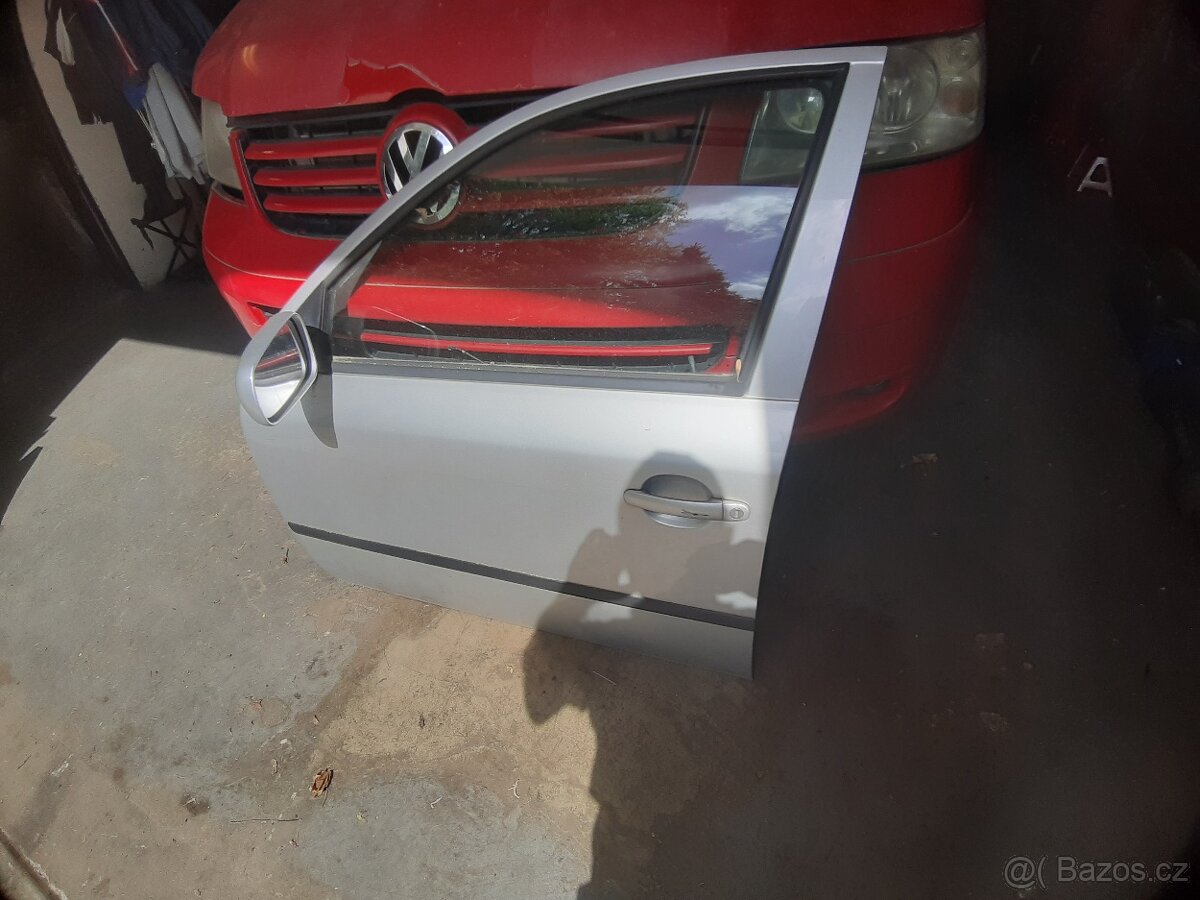 Škoda Octavia 1 přední dveře řidič