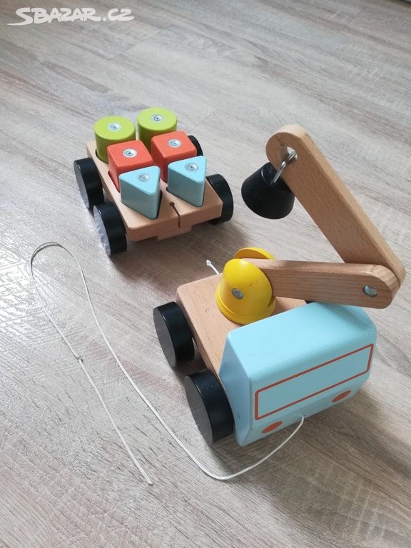 Dřevéné auto IKEA UPPSTA