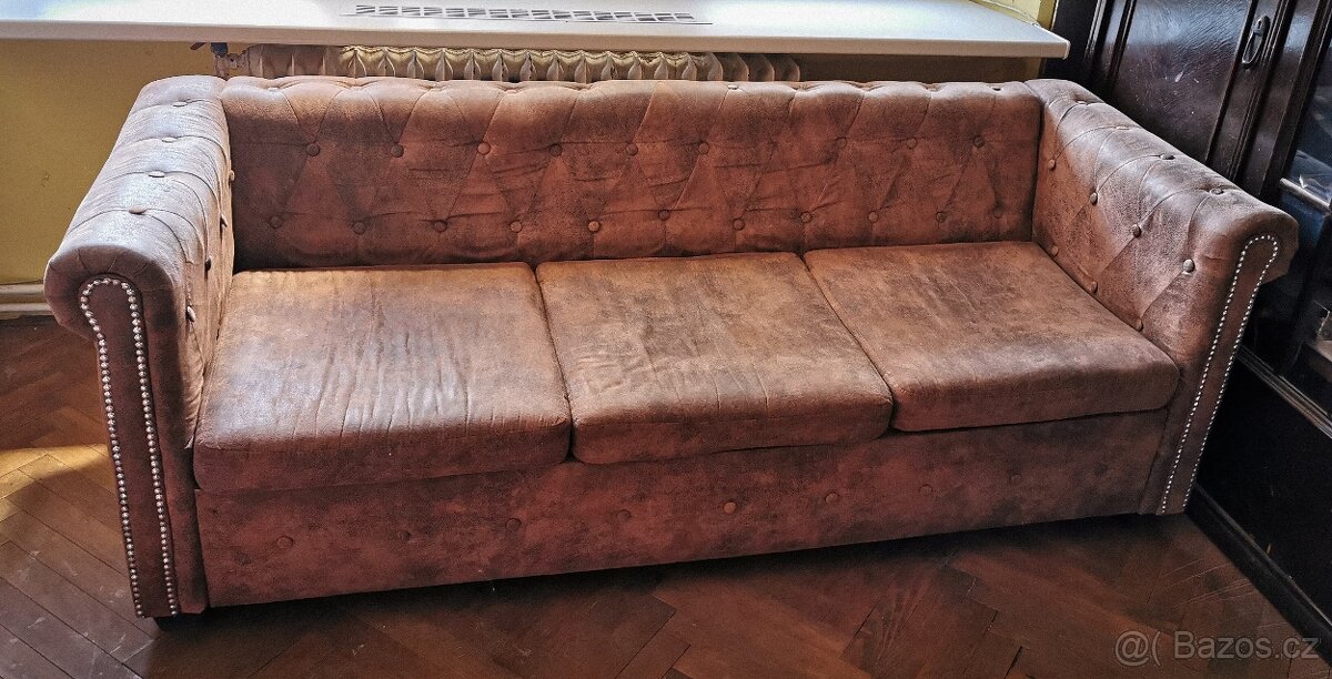 Chesterfield sedačka 3místná umělá kůže hnědá