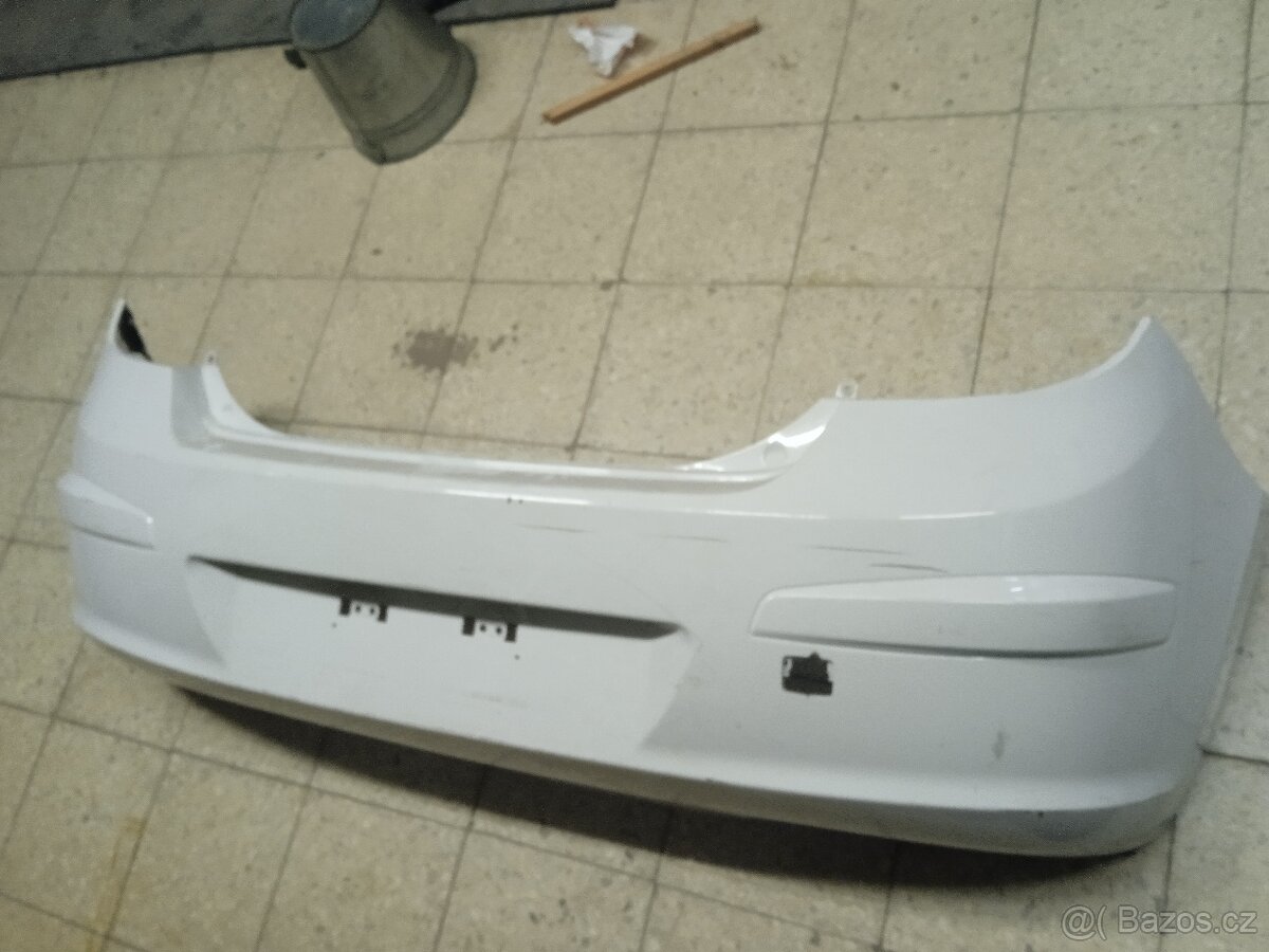 Zadní nárazník Hyundai I30 r. 2008