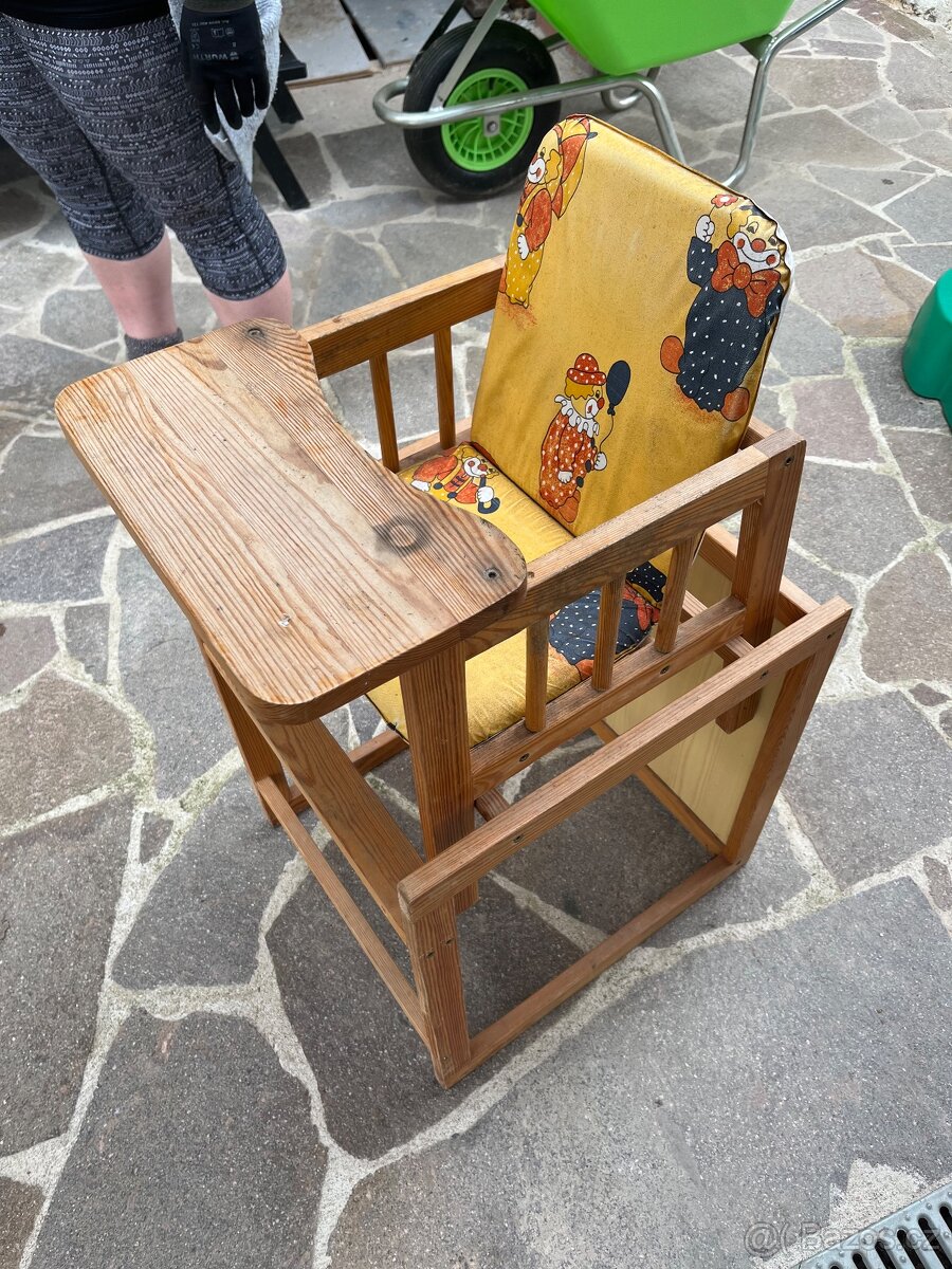 Dětská jídelní židlička