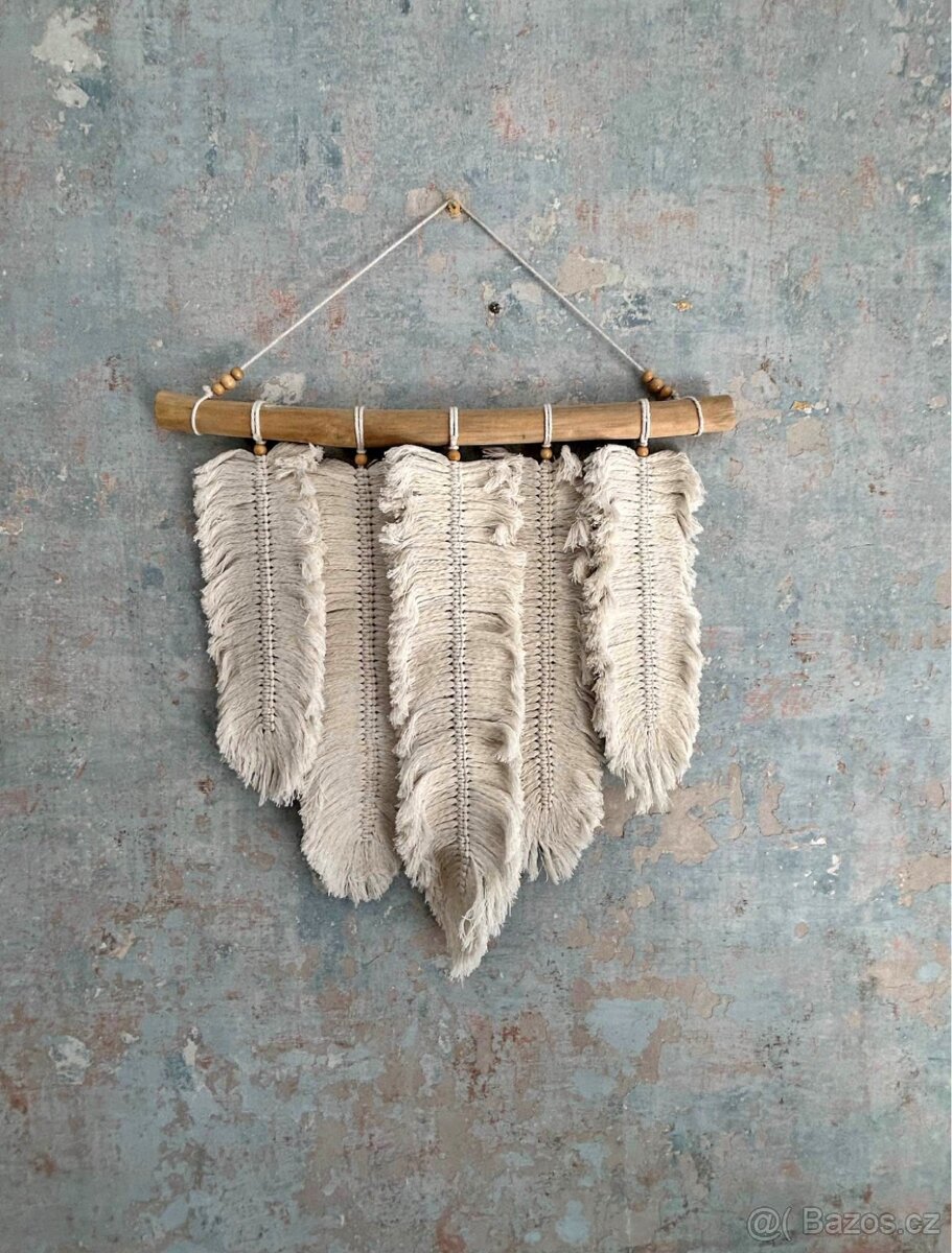 Boho závěsná dekorace Feathers (60x60cm)