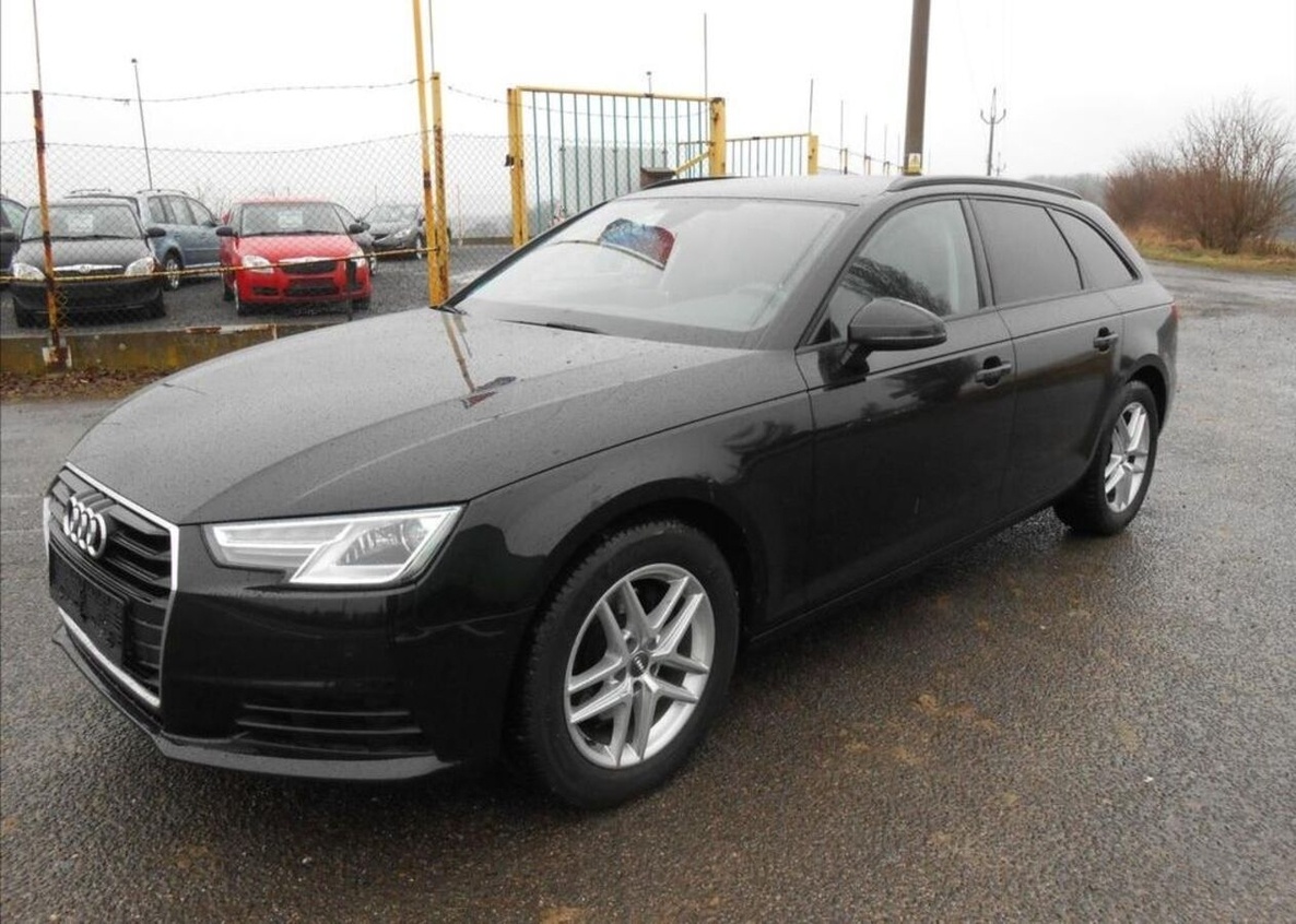 Audi A4 2,0 110 kW S-tronic Serviska nafta