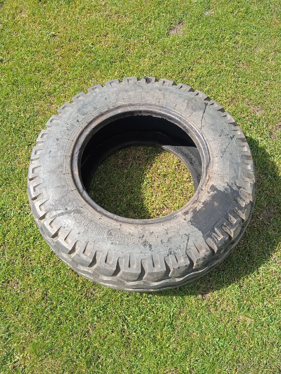 Pneu 10.0/75-15.3