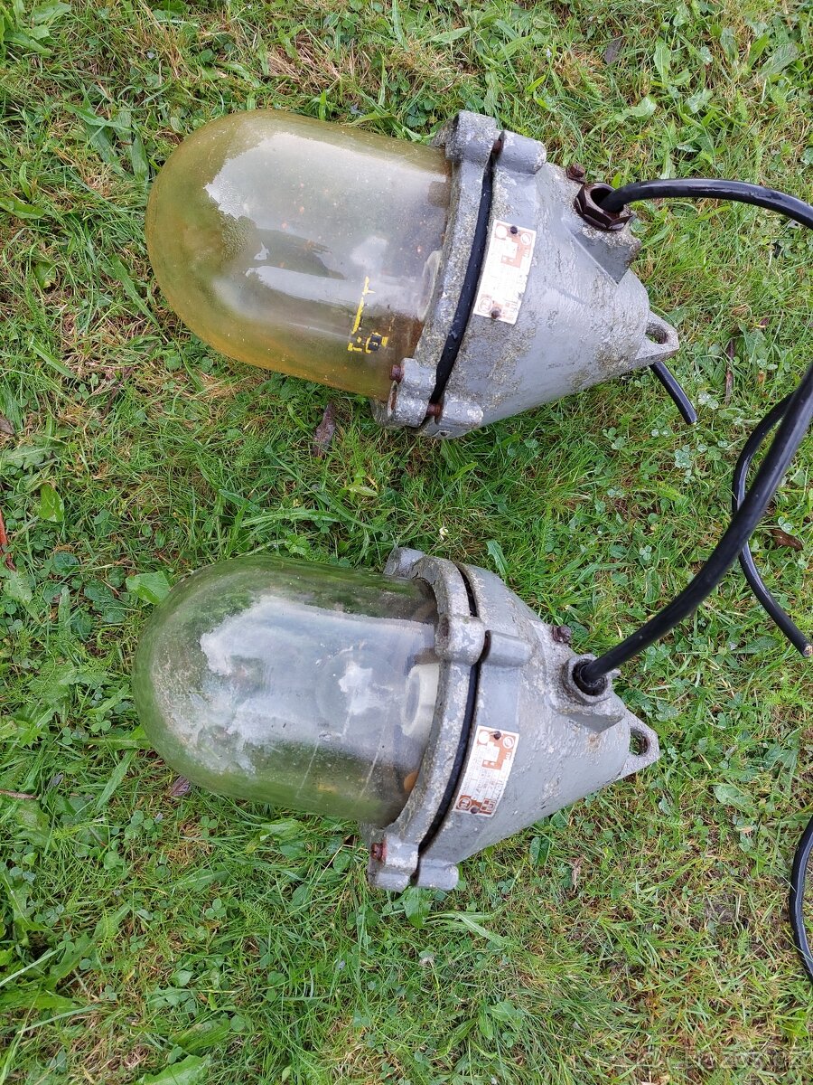 Dílenské retro lampy