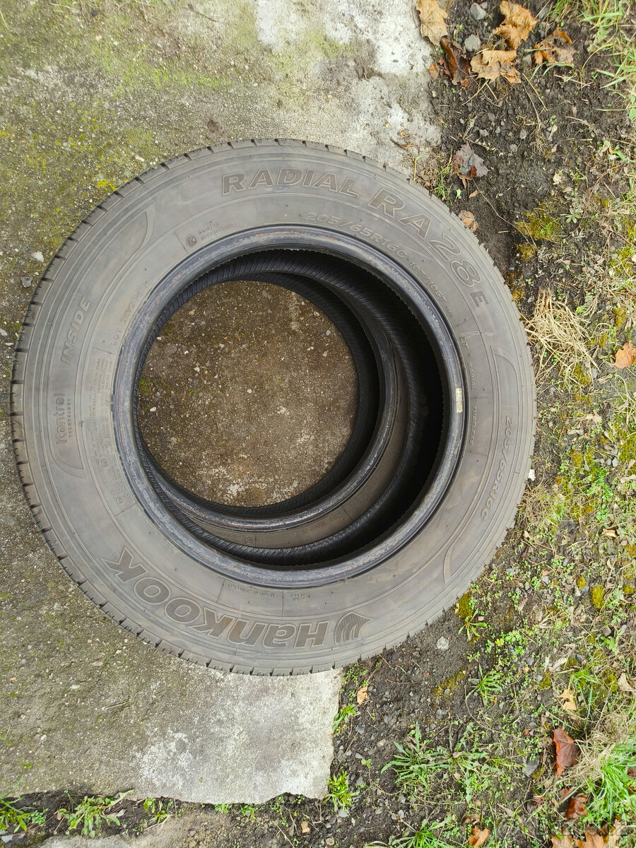 2xletní pneu Hankook 205/65R16C