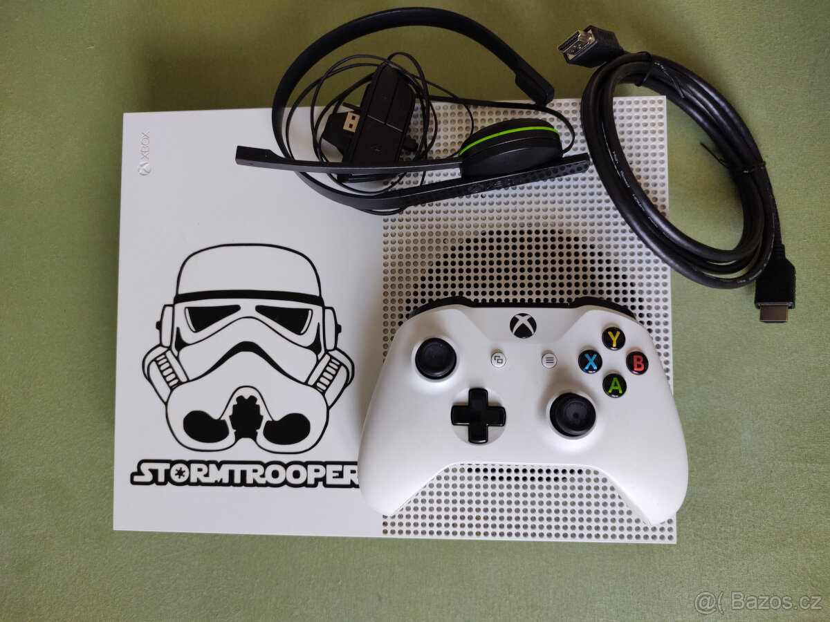 Xbox One S 500GB, ovladač, headset, kabely