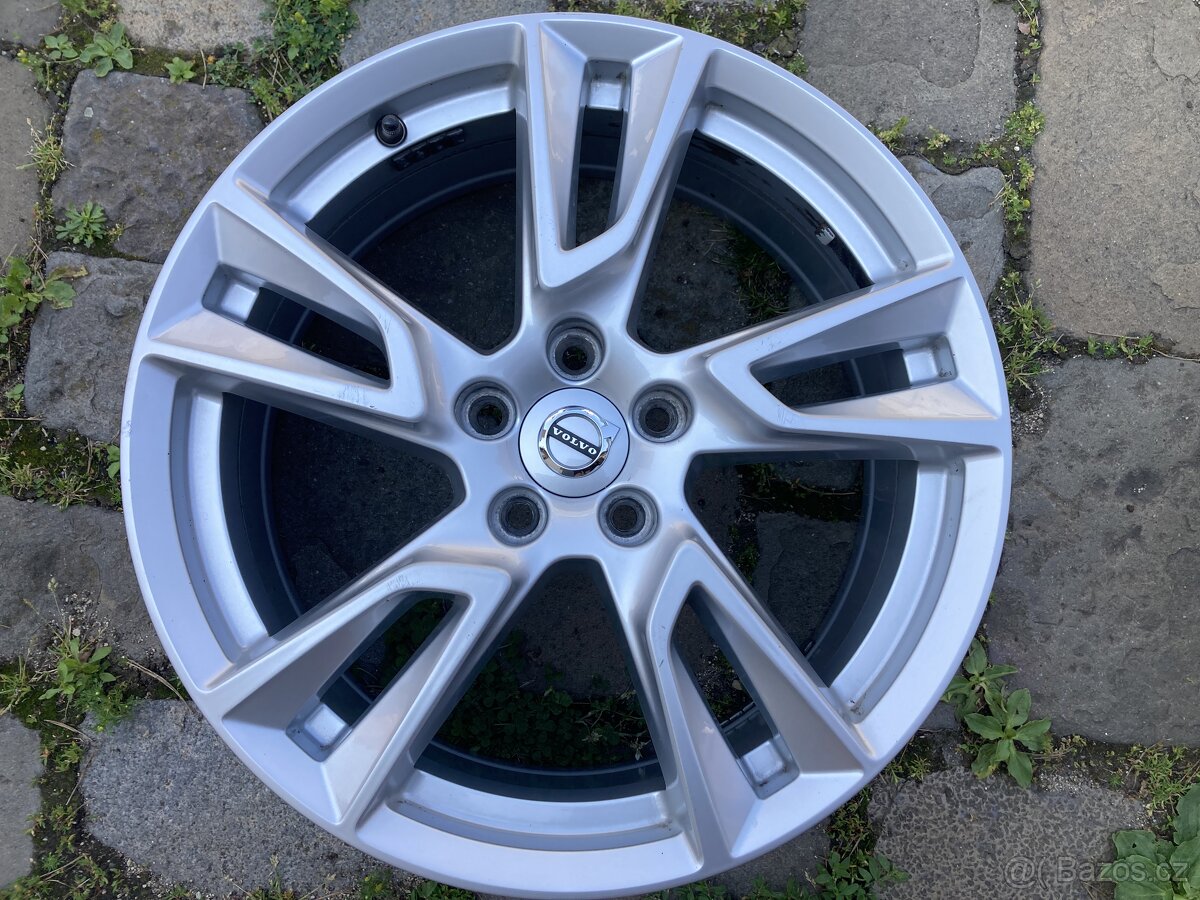 Alu disky VOLVO XC60 XC40 V90 CROSS COUNTRY 18" 5x108 ET50,
