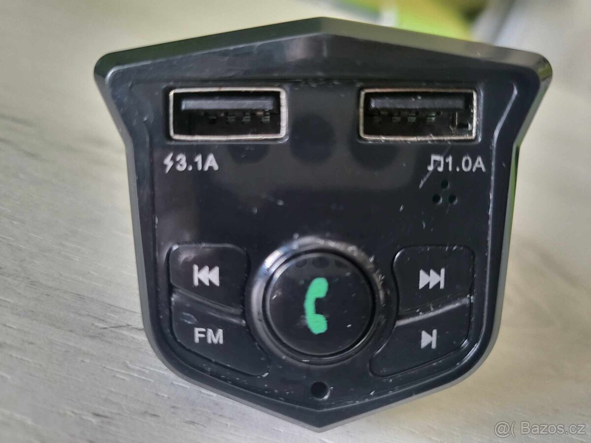 Bluetooth FM transmitter do auta 12V