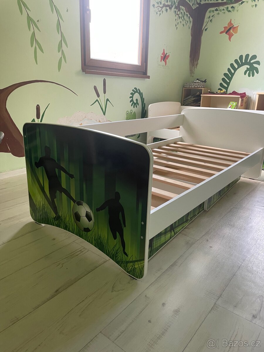 Dětské postele - fotbalový motiv