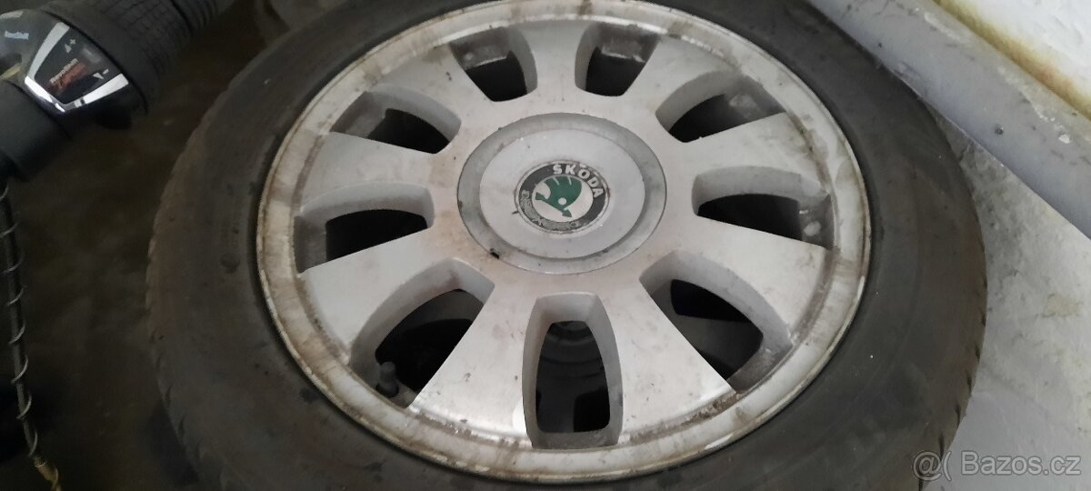 Originál skoda litá kola R16