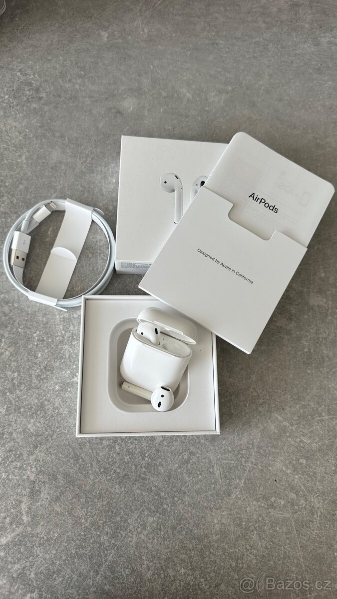 AirPods 1 Apple