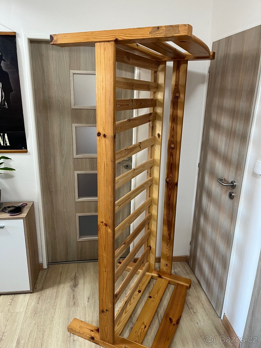 Dětská postel velká-zdarma 