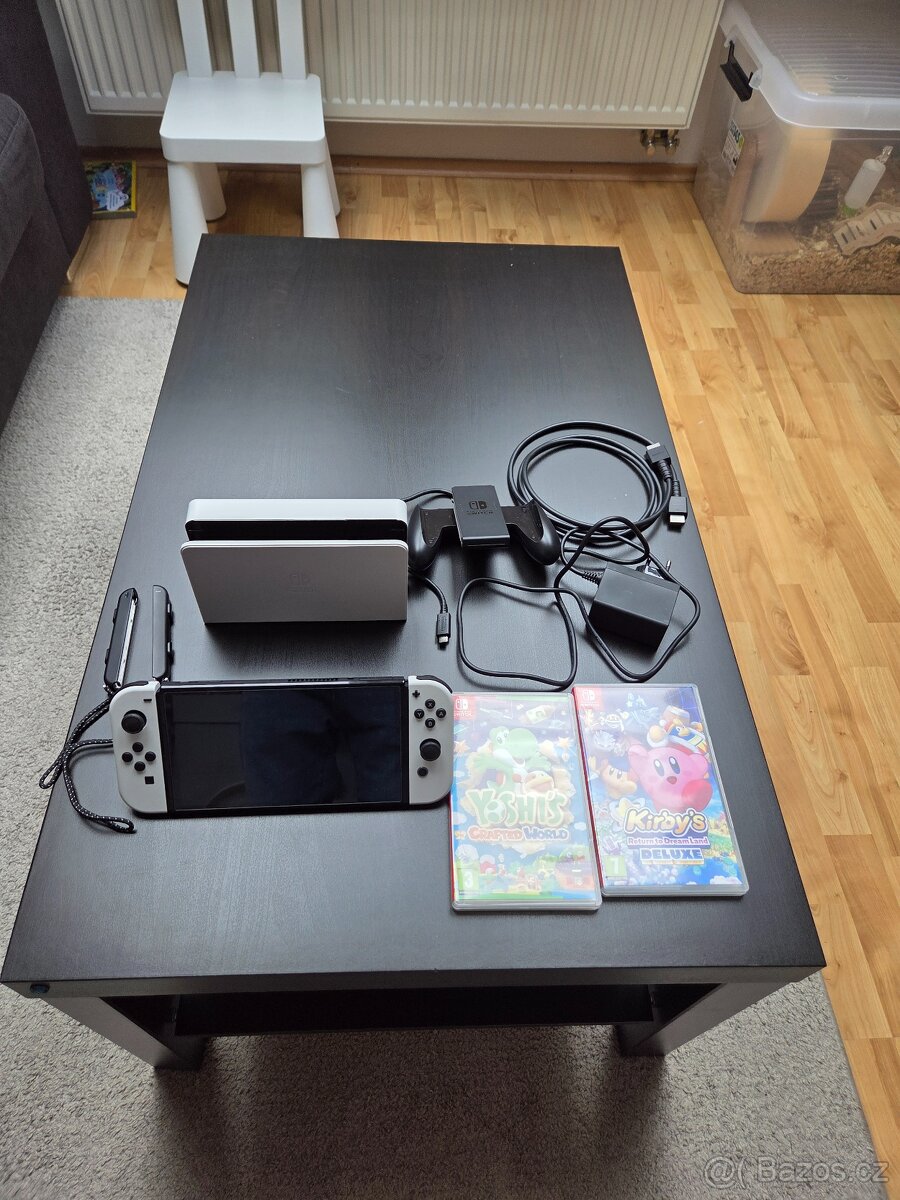 🎮 Nintendo Switch OLED + FIFA 25 + Mario Kart + 2 hry – TOP