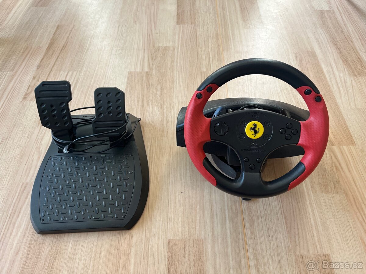 Volant Thrustmaster Ferrari Red Legend Edition