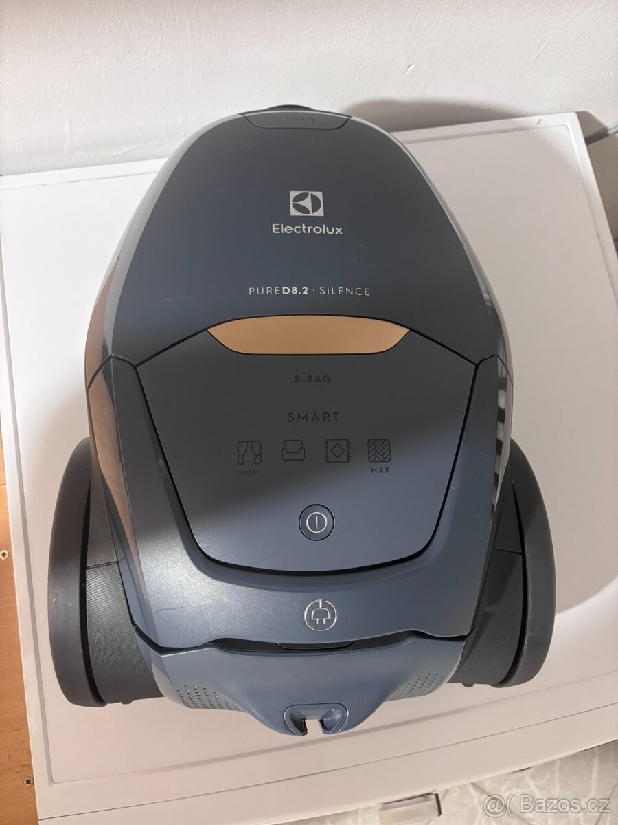 VYSAVAČ Electrolux Pure D8.2 PD82-8DB modrý