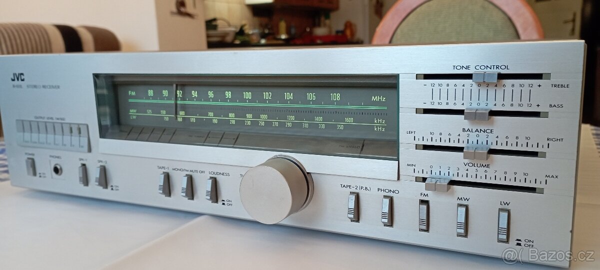 Japonský receiver JVC RS 11L
