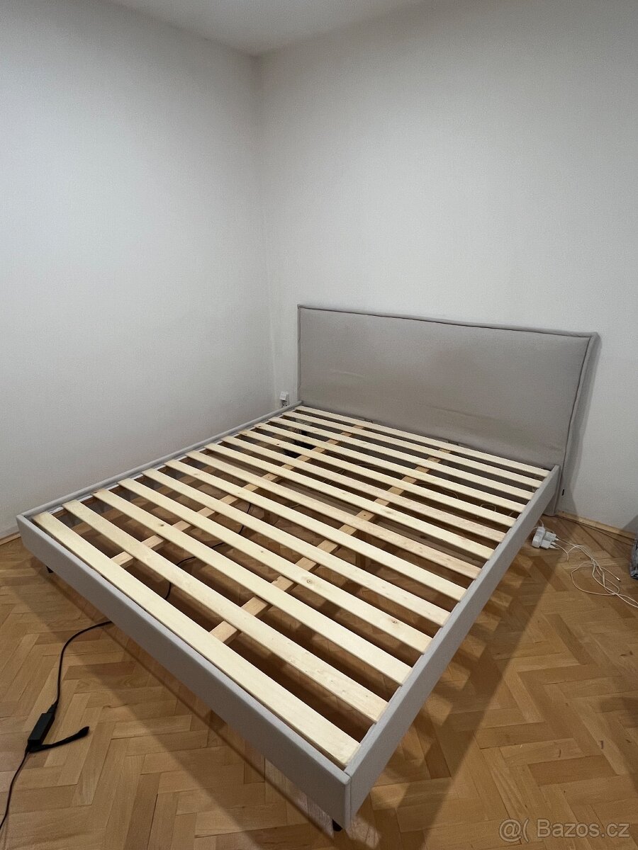 Manželská postel 180x200