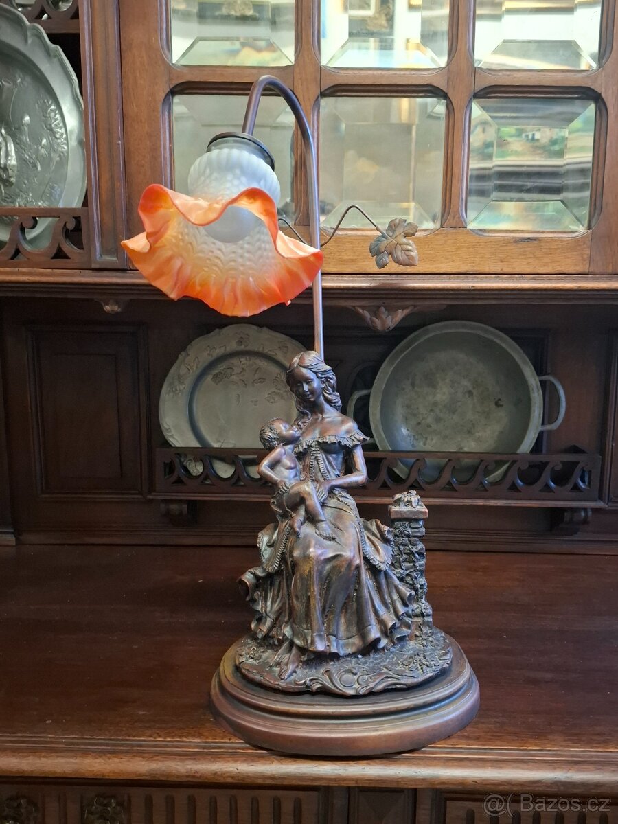 Starožitná figurální lampa