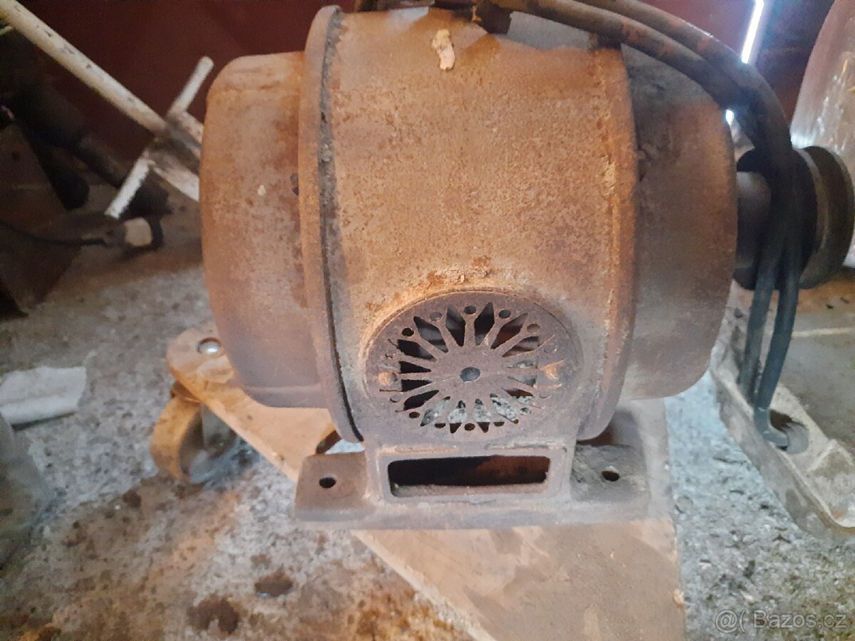 Prodám elektromotor 5.5kw,pravítko,pilu