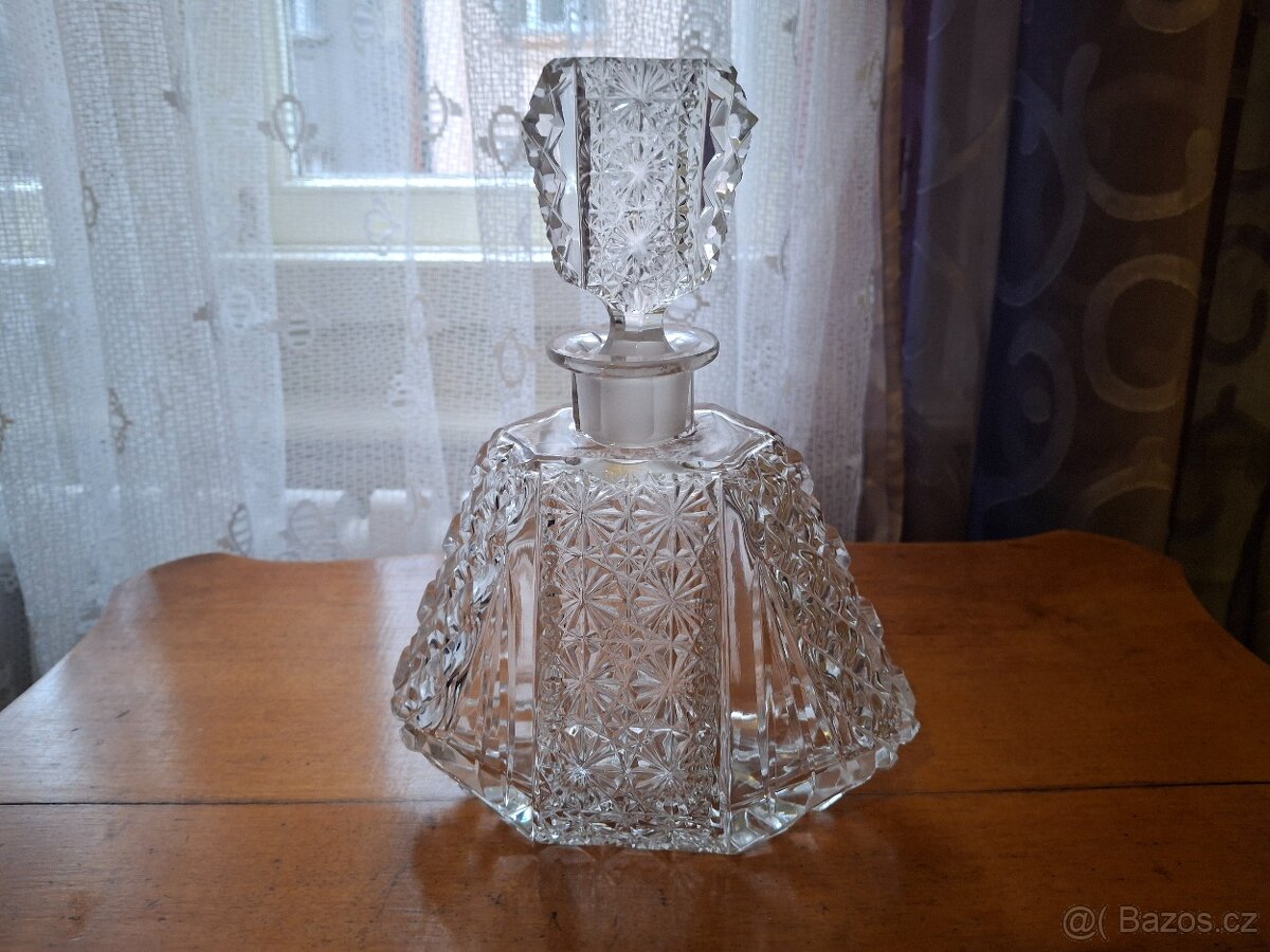 Broušená karafa bez poškození