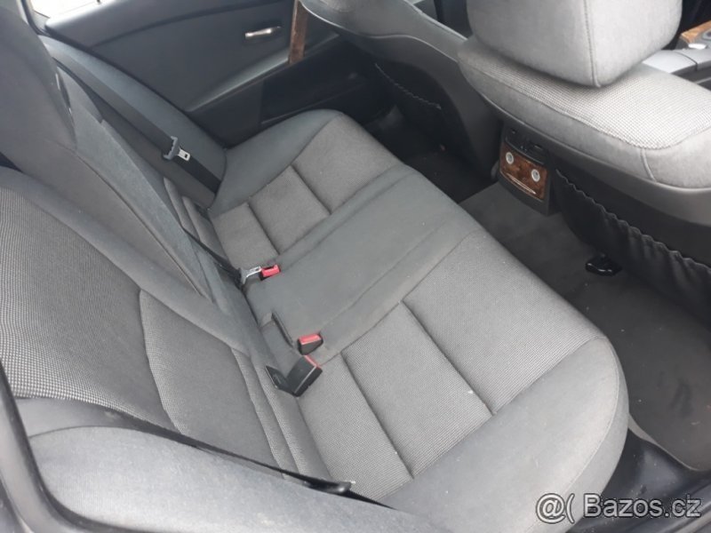 BMW E61 Látkové sedačky - přední i zadní